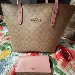Coach purse and wallet set